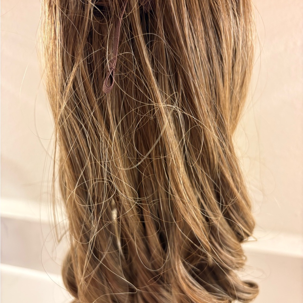 Luxurious Ash Blond Curly Hair Extension - Picture 3 of 6